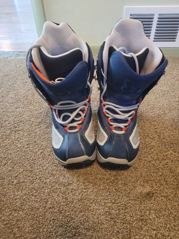Burton snowboard boots size 7.5