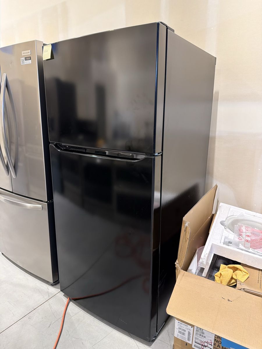 New LG 20 cu. ft. Top Freezer Refrigerator- 29.75 wide