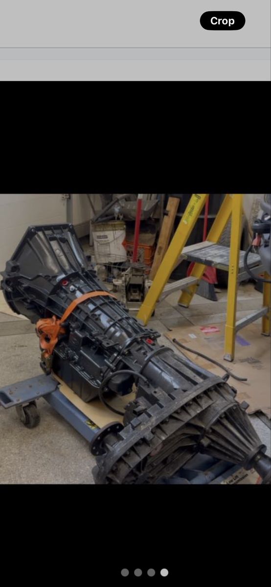 Transmission jack for diesel and lifted trucks