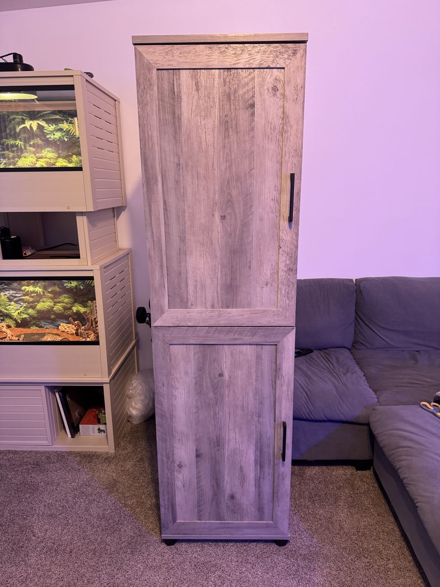 Storage cabinet