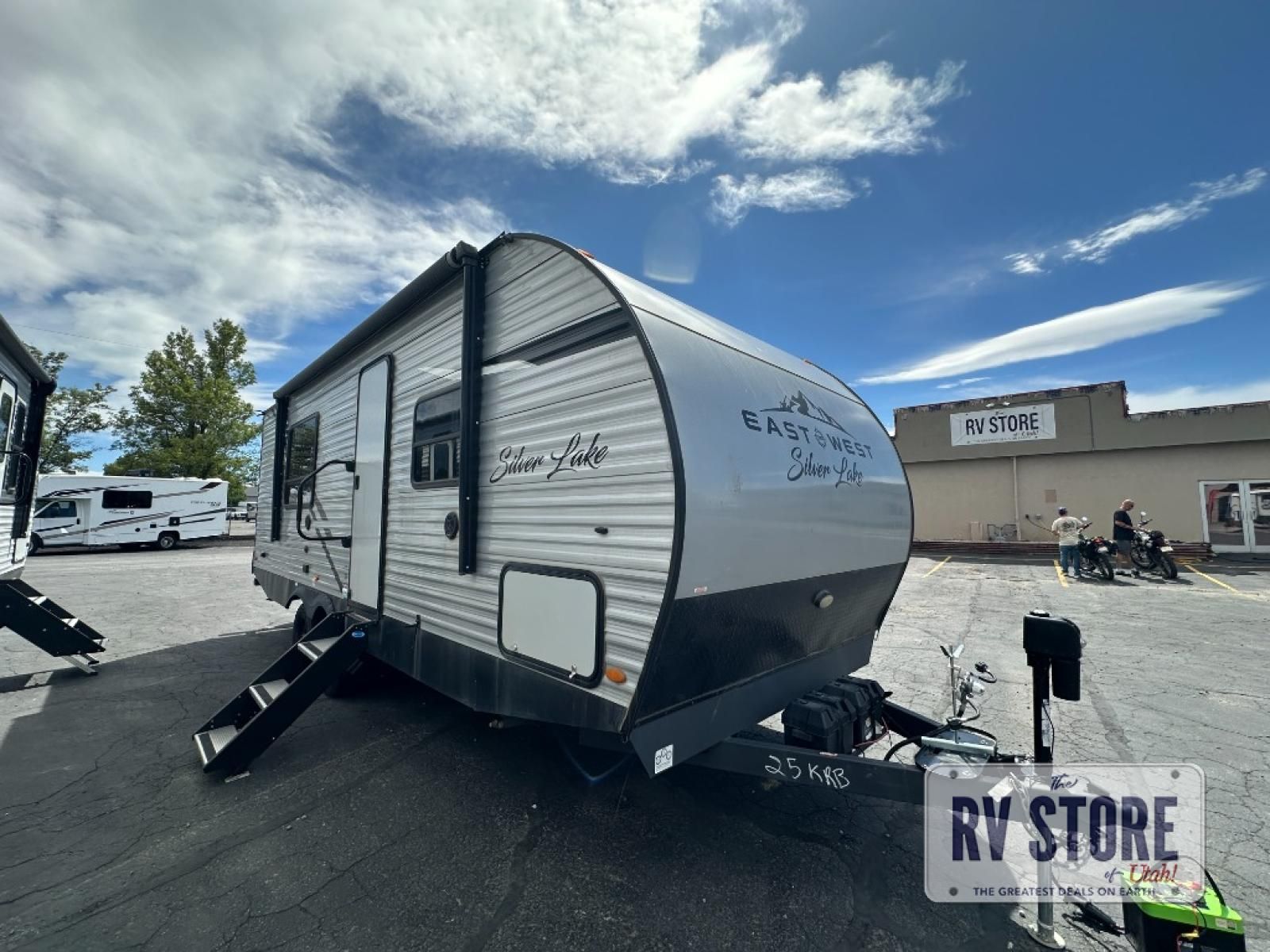 2022 Forest River RV East to West Silver Lake 25KRP Travel Trailer