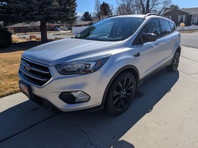 2017 FORD ESCAPE SE