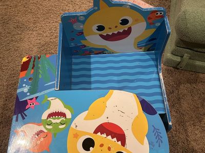 Baby Shark Table