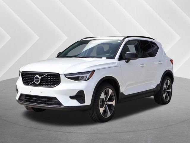 2024 Volvo XC40 B5 Core Bright Theme
