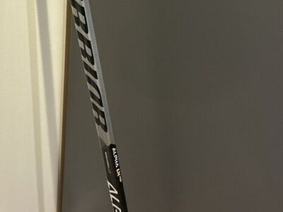 Warrior Alpha LX Pro 30 Youth Hockey Stick - Right