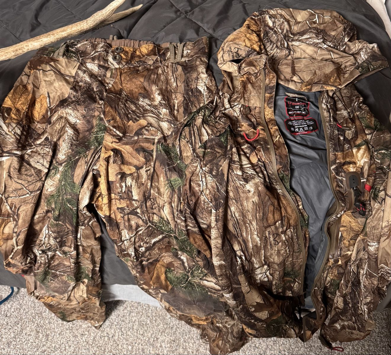 New Badlands Rain Jacket and Pants Set Size L