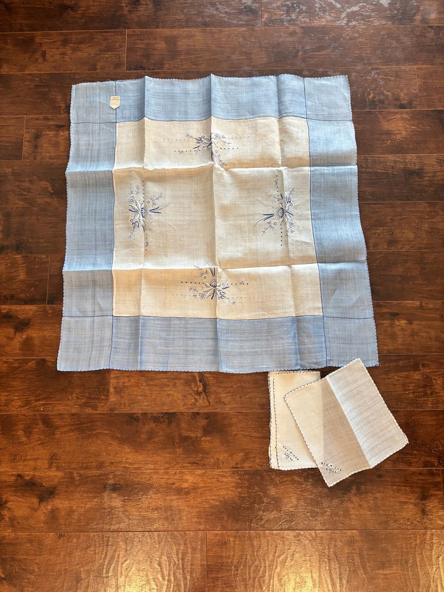 Vintage Blue and Cream Embroidered Tablecloth with 4 Matching Napkins