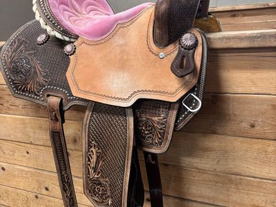 Schneiders Reno II pink barrel saddle plus matching back cinch