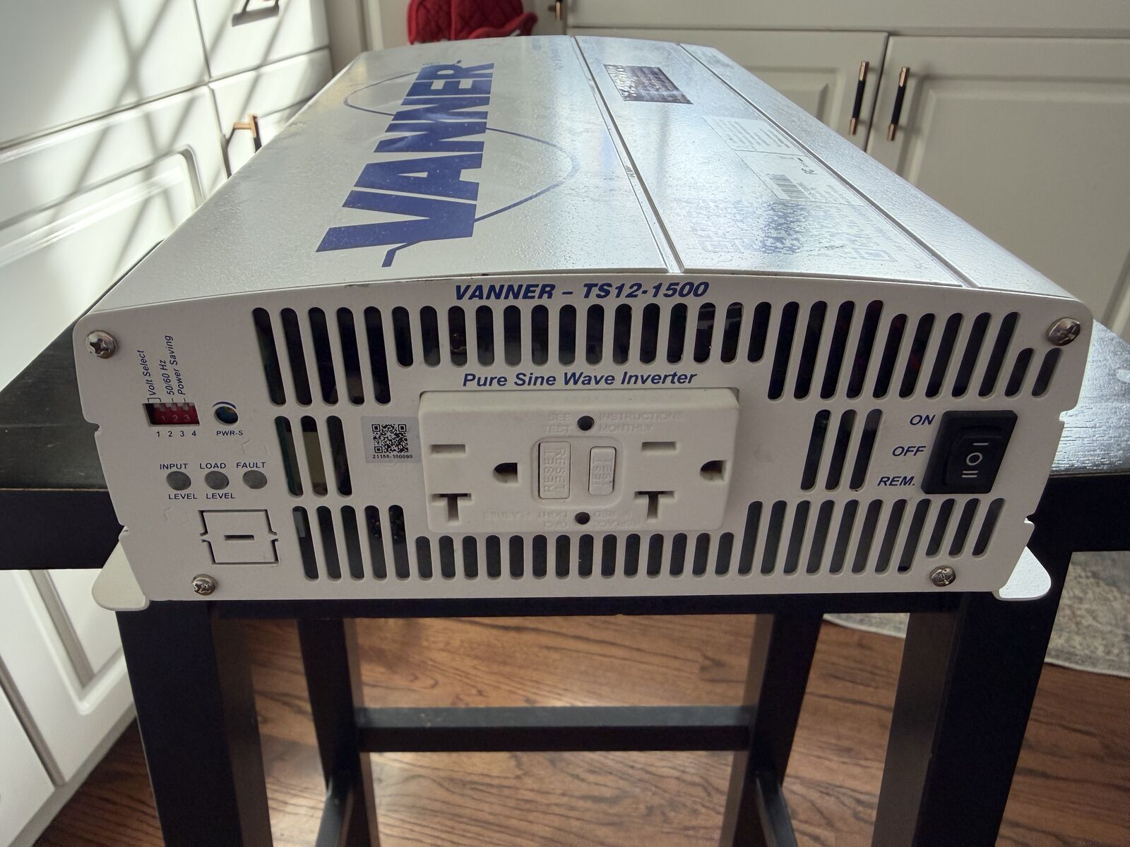 Vanner TS 12-1500 Pure Sine Wave Power Inverter