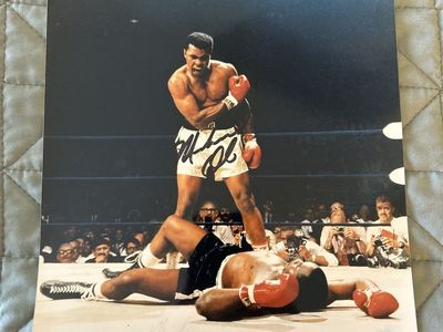 Muhammad Ali Autograph 8x10 Boxing Hand Signed Photo