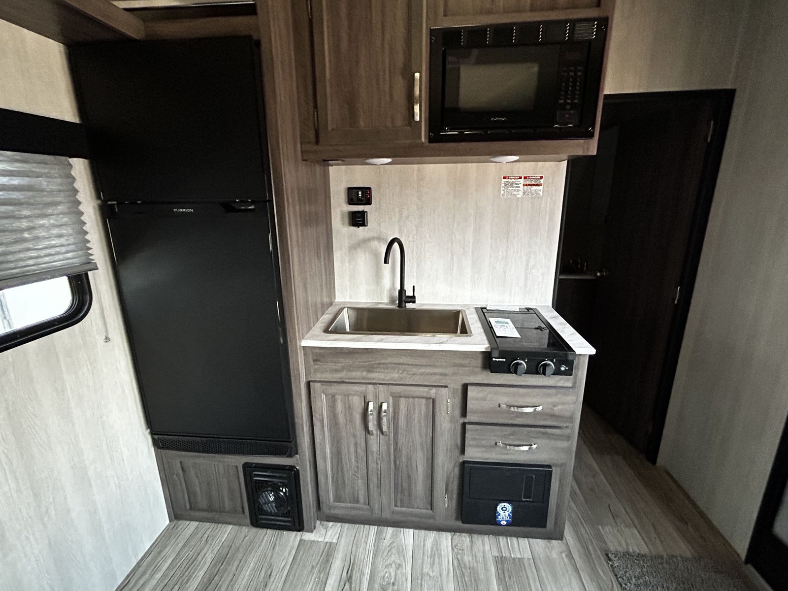 Main image 7