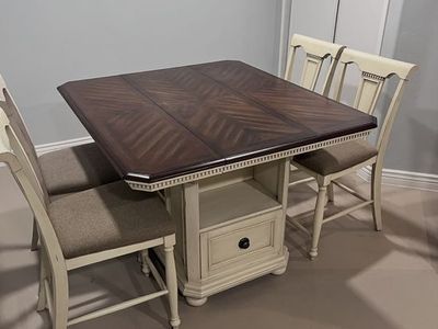 Kitchen Table and 4 chairs