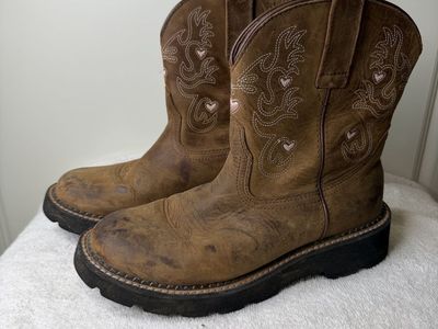 Ariat Fatbaby Women’s Western Work Boots Brown Leathery Pink Hearts Size 8B