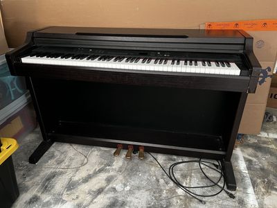 Used Yamaha Clavinova CLP 840 Electric Piano
