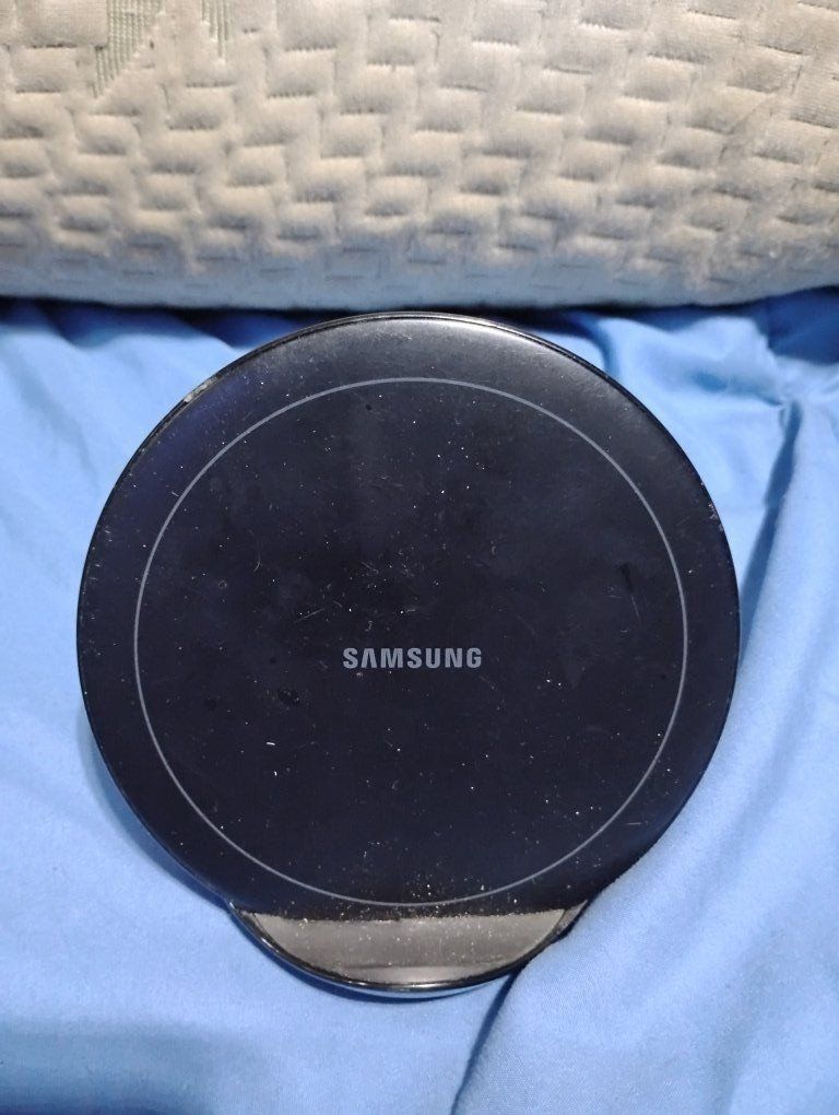 Samsung wireless fast charger