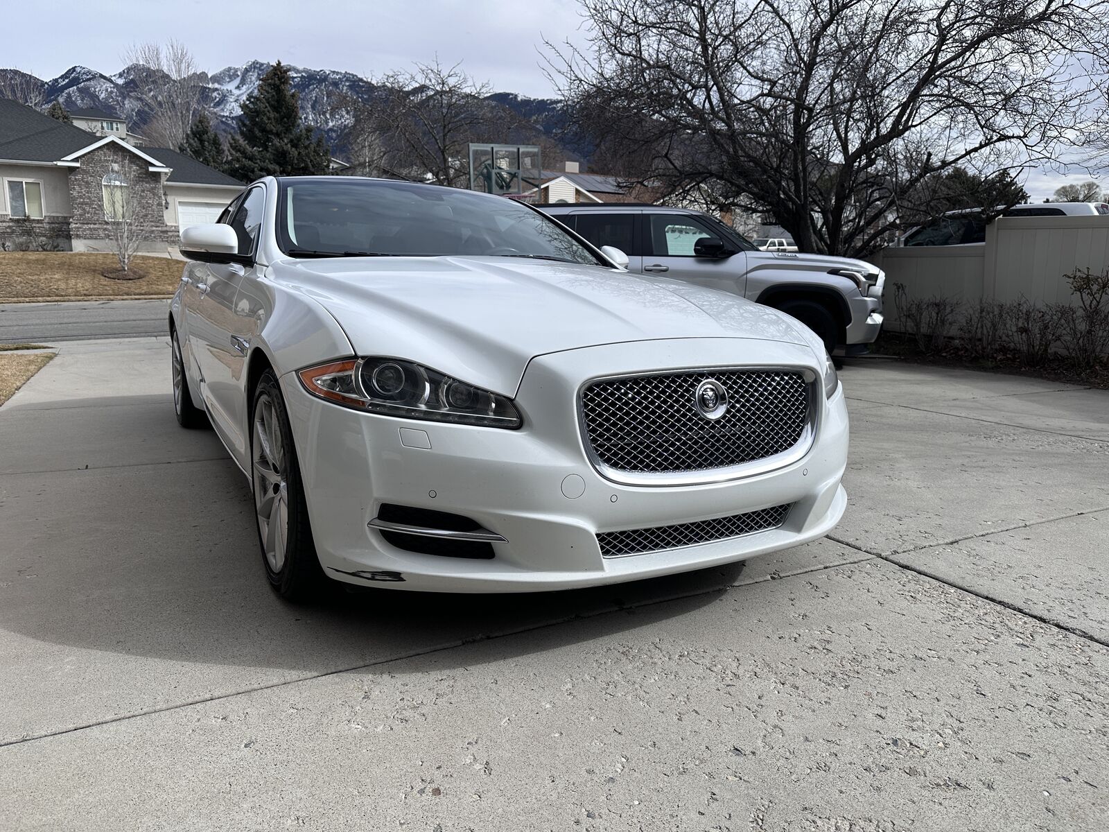 2013 JAGUAR XJ Base