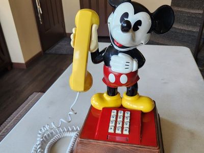 1976 Vintage Mickey Push-button Phone