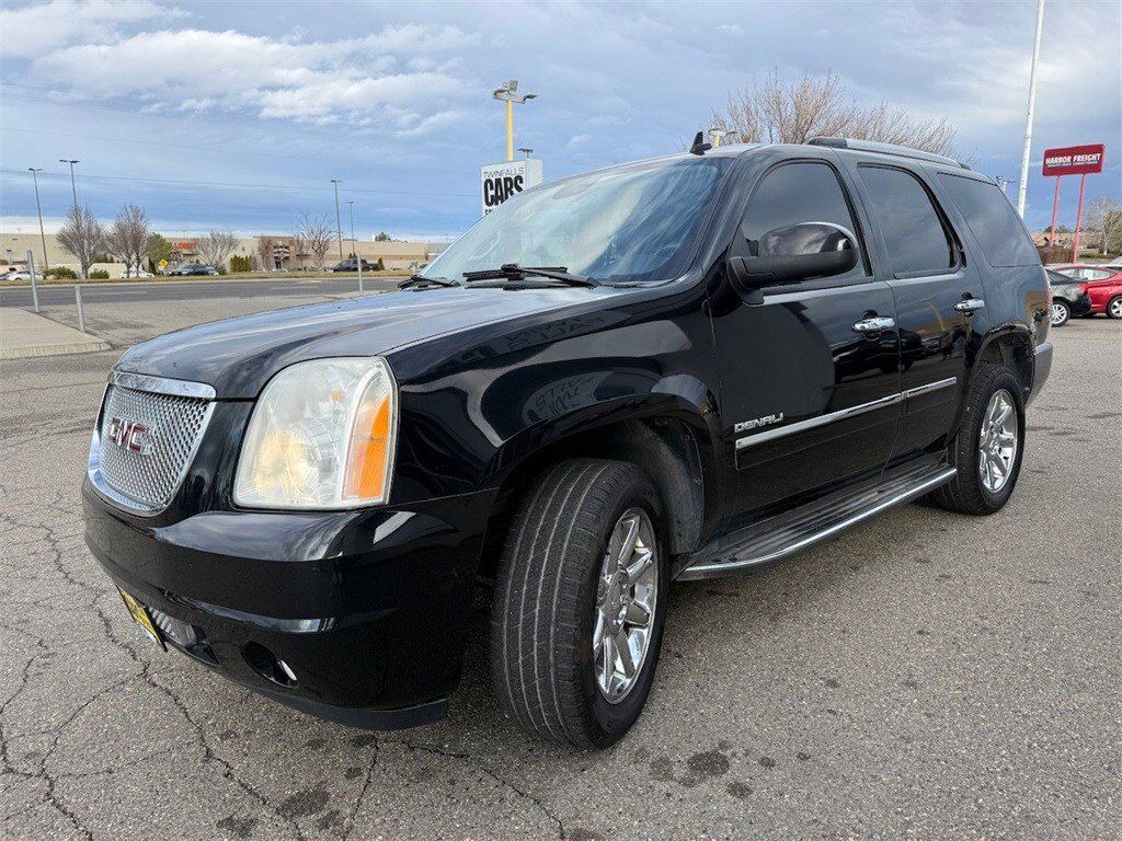 2011 GMC YUKON Denali