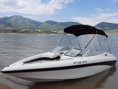 1995 23.5' Crown Line Boat