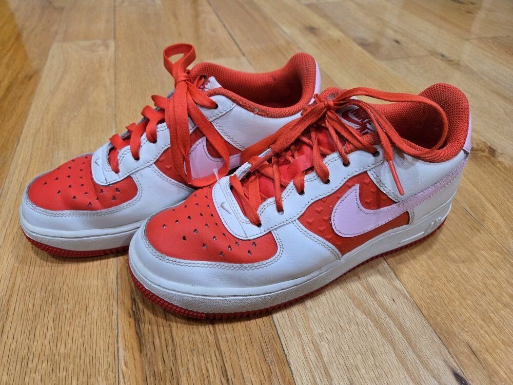 Nike Youth/Women's Limited Edition Shoes