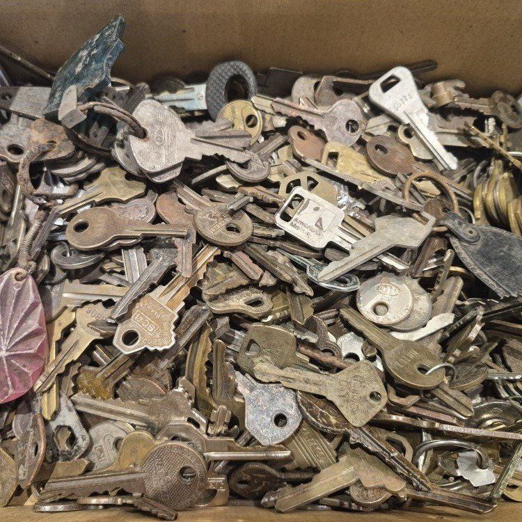 Choose 4 Keys 4 $1.00
