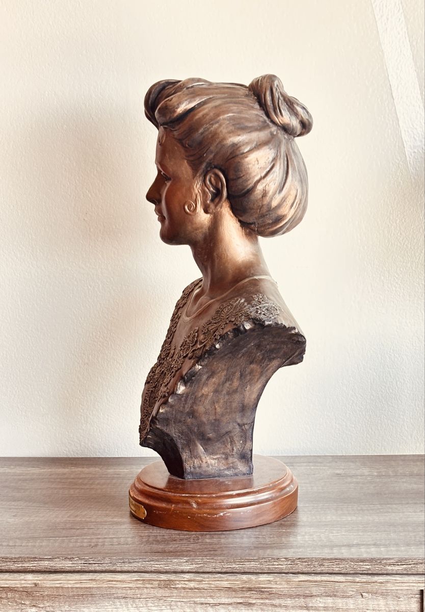 Main image 3