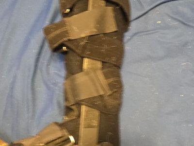 Medical walking boot