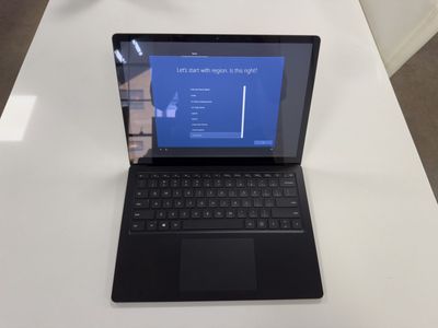 Microsoft Surface Laptop 2 (13.5”, Touchscreen)