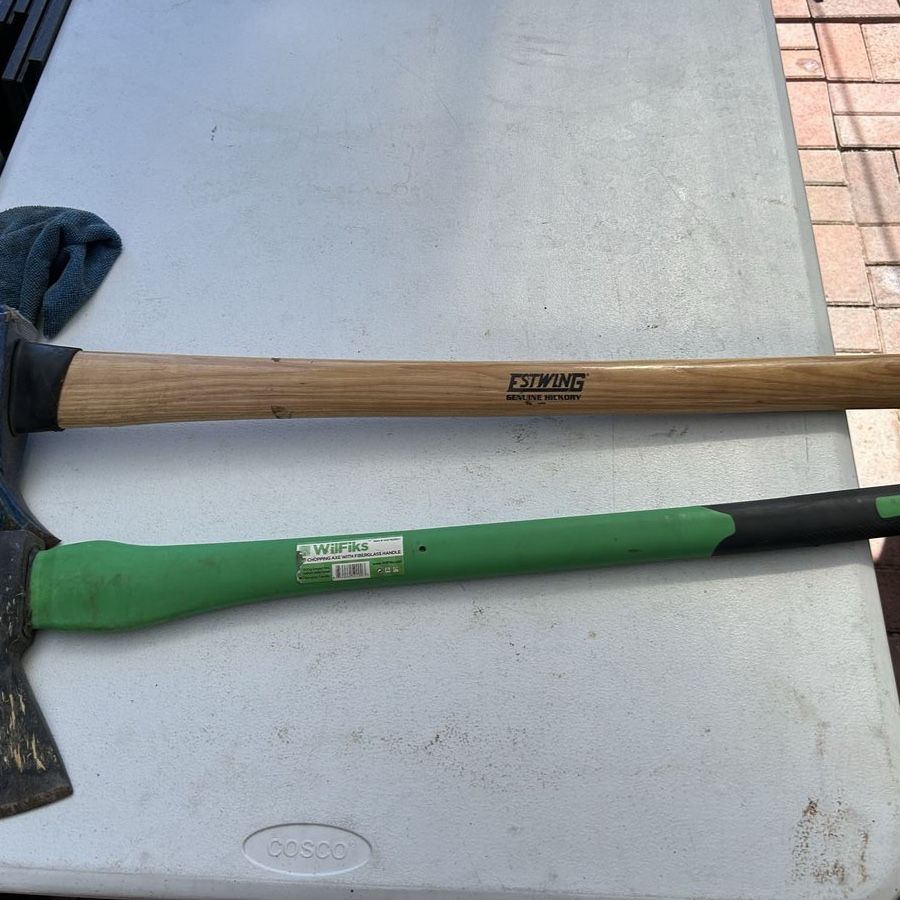 Two Wood Chopping Axes; Wilfiks 1500gm & 36" Estwing Splitting Maul