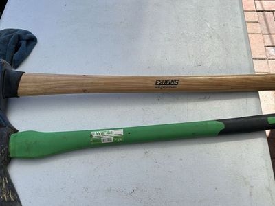 Two Wood Chopping Axes; Wilfiks 1500gm & 36" Estwing Splitting Maul