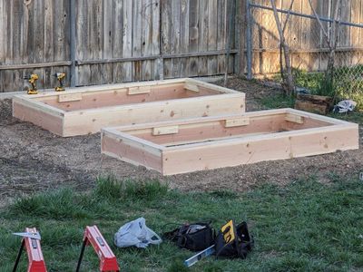 Custom garden boxes/raised garden beds