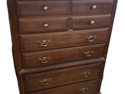 Broyhill 5 Drawers Dresser Chest