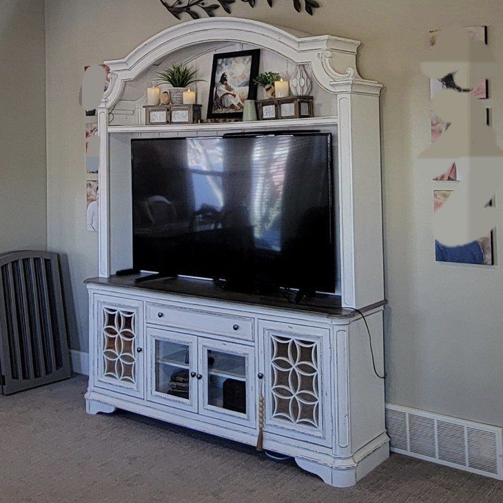 Magnolia Manor Entertainment Center
