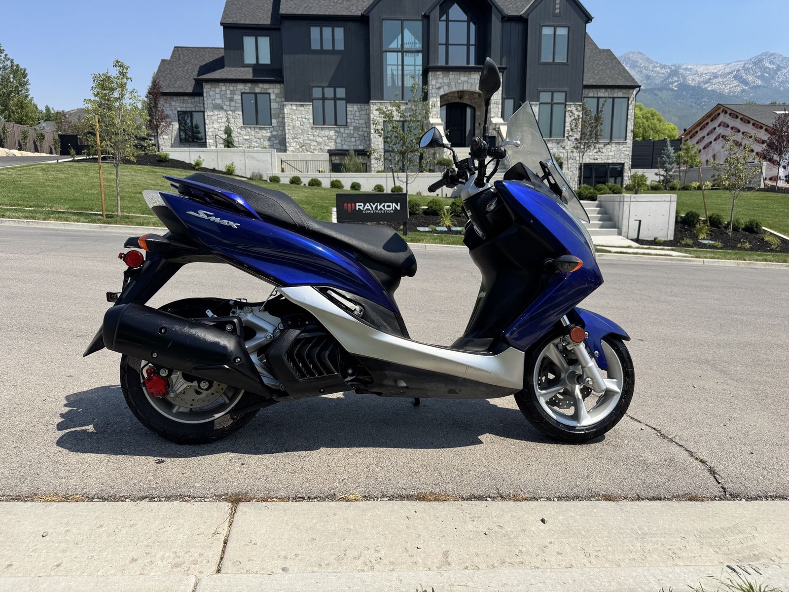 2015 Yamaha SMAX 155cc scooter!!