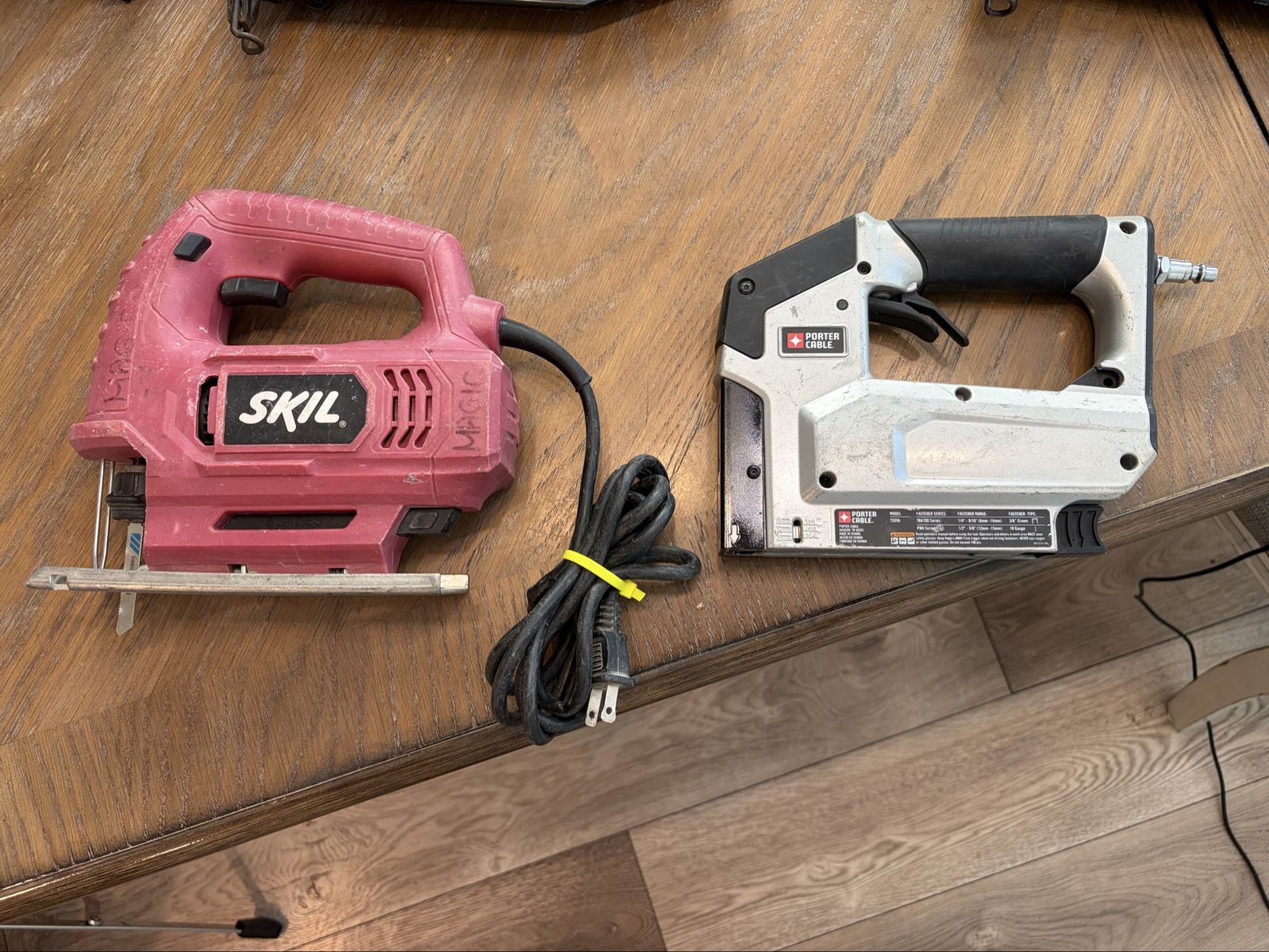 Skil 4295 Jigsaw & Porter Cable TS056 Stapler Combo