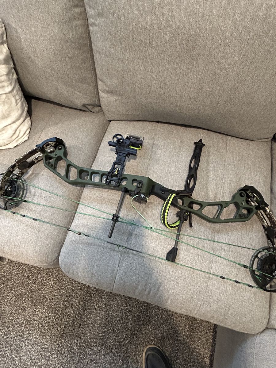 PSE Nock On Evo NTN 33 Compound Bow - Green/Camo