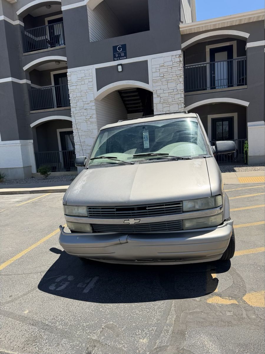 2001 Chevrolet Astro Van 