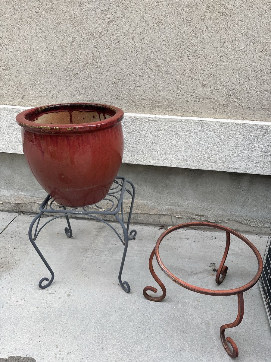 Red Ceramic Planter Pot with Two Metal Plant Stands