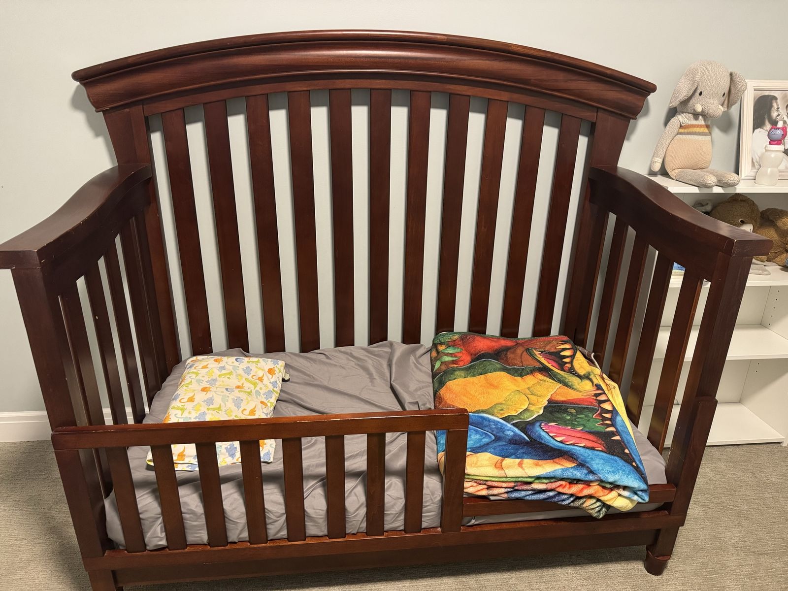 Baby crib, matching dresser and mattress