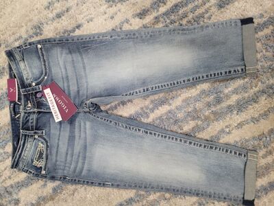 Brand new Vigoss womans Capri with tags