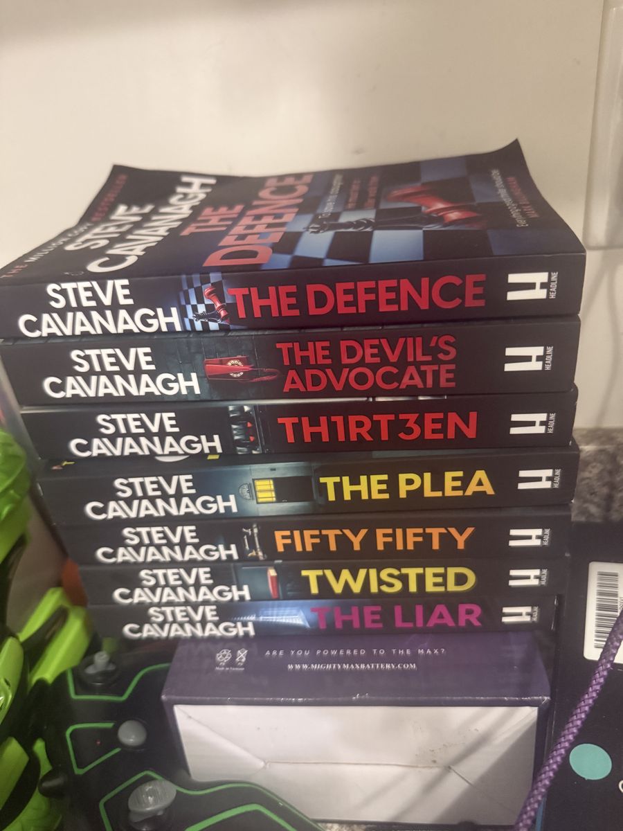 Steve Cavanagh Thriller Book Set (7 Books) – Like New