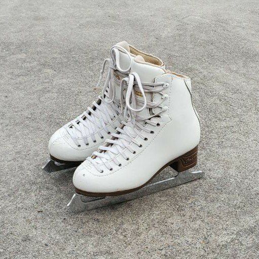 Girls Size 1.5 Jackson Classique Figure Ice Skates