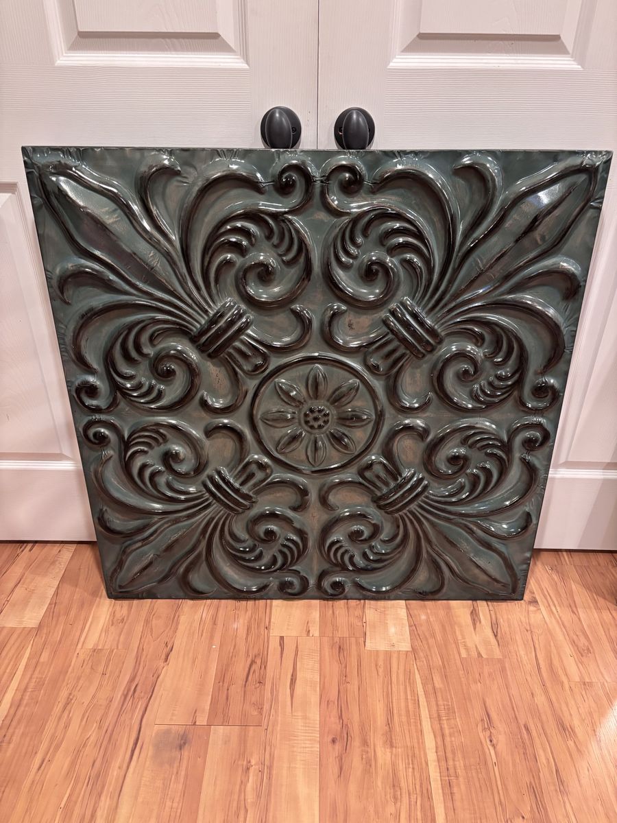 Metal Medallion Decor 36x36
