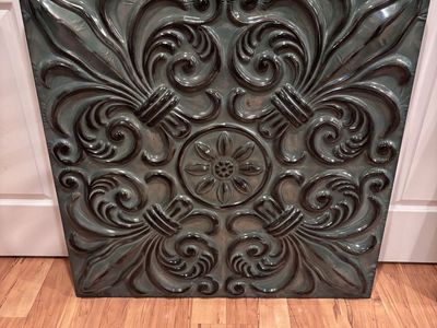 Metal Medallion Decor 36x36