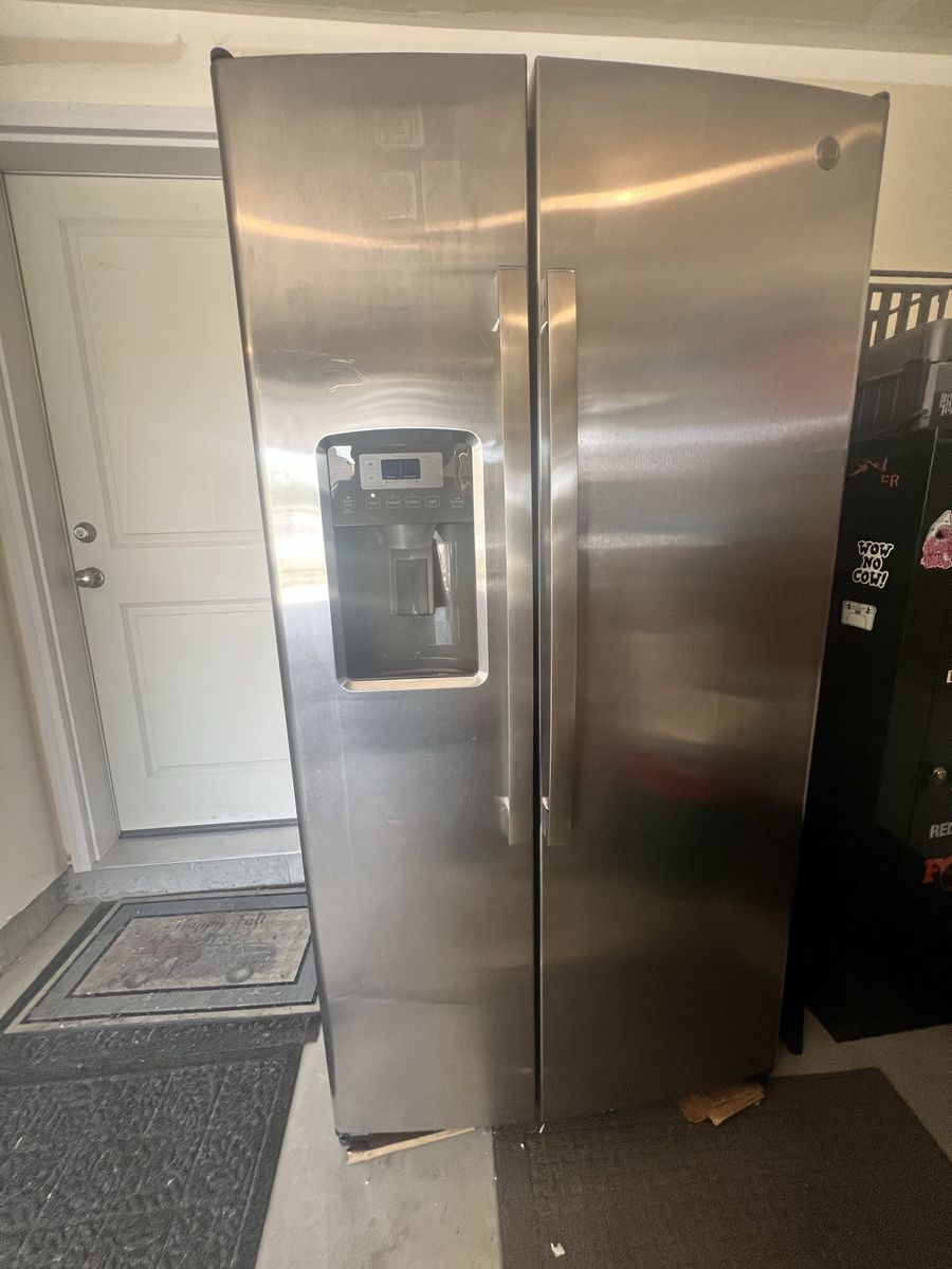 GE Profile Stainless Steel Side-by-Side Refrigerator with Ice & Water Dispenser