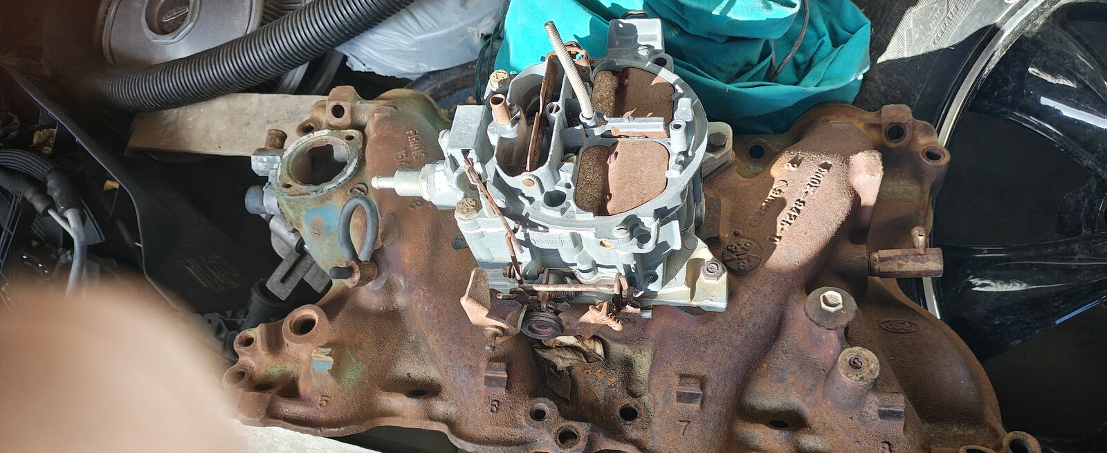 429 Cobra jet intake and qaudrajet carb