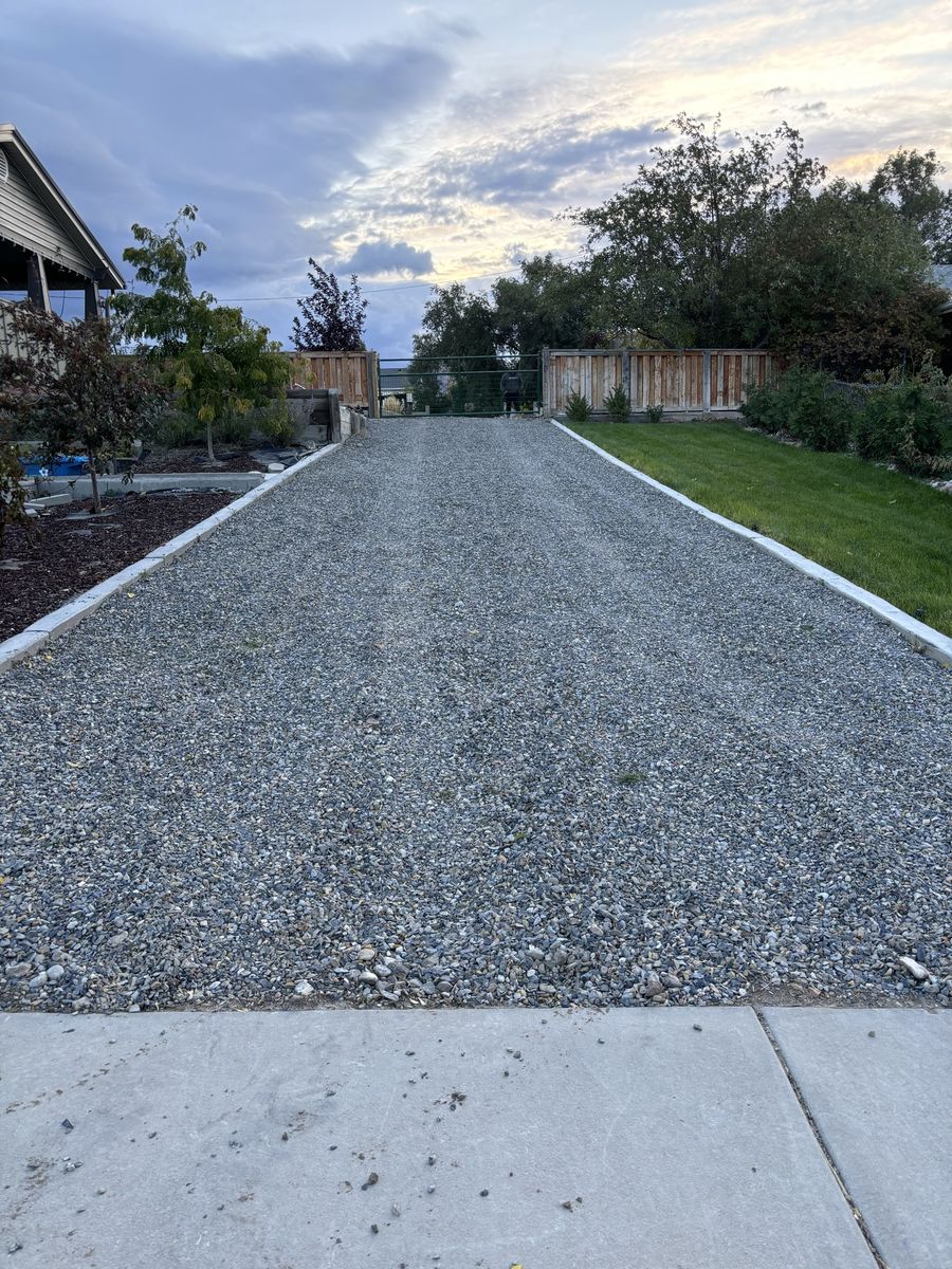 Fast Gravel Delivery - Driveway Gravel / RV Parkin