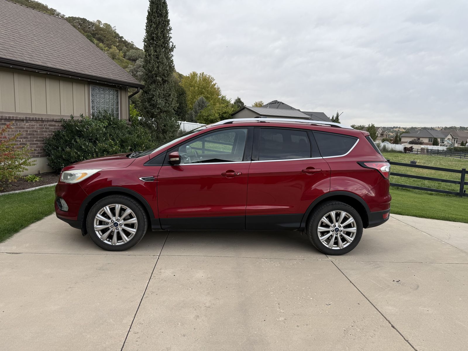 2017 FORD ESCAPE Titanium
