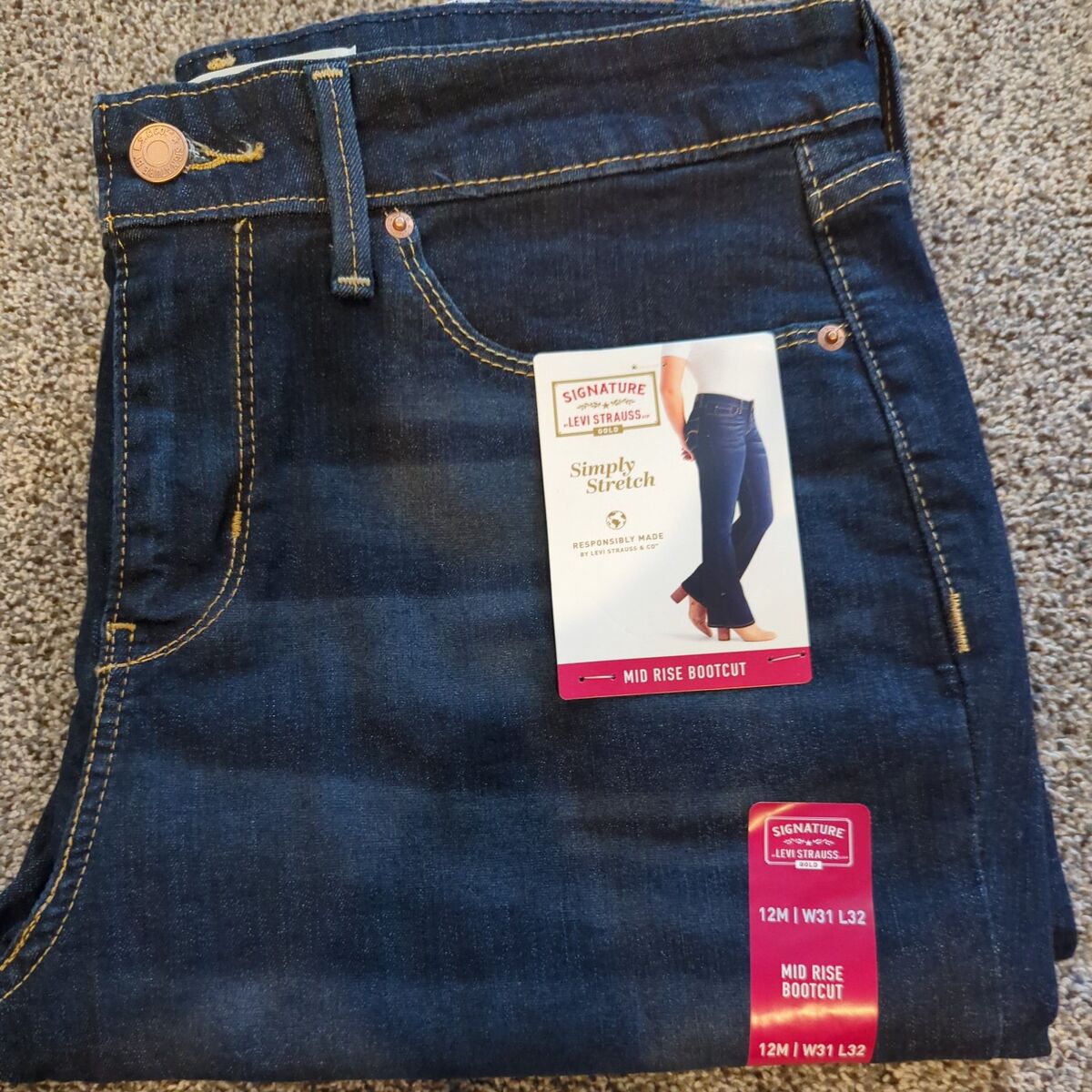 NEW women's LEVIS mid rise boot cut w31 l32