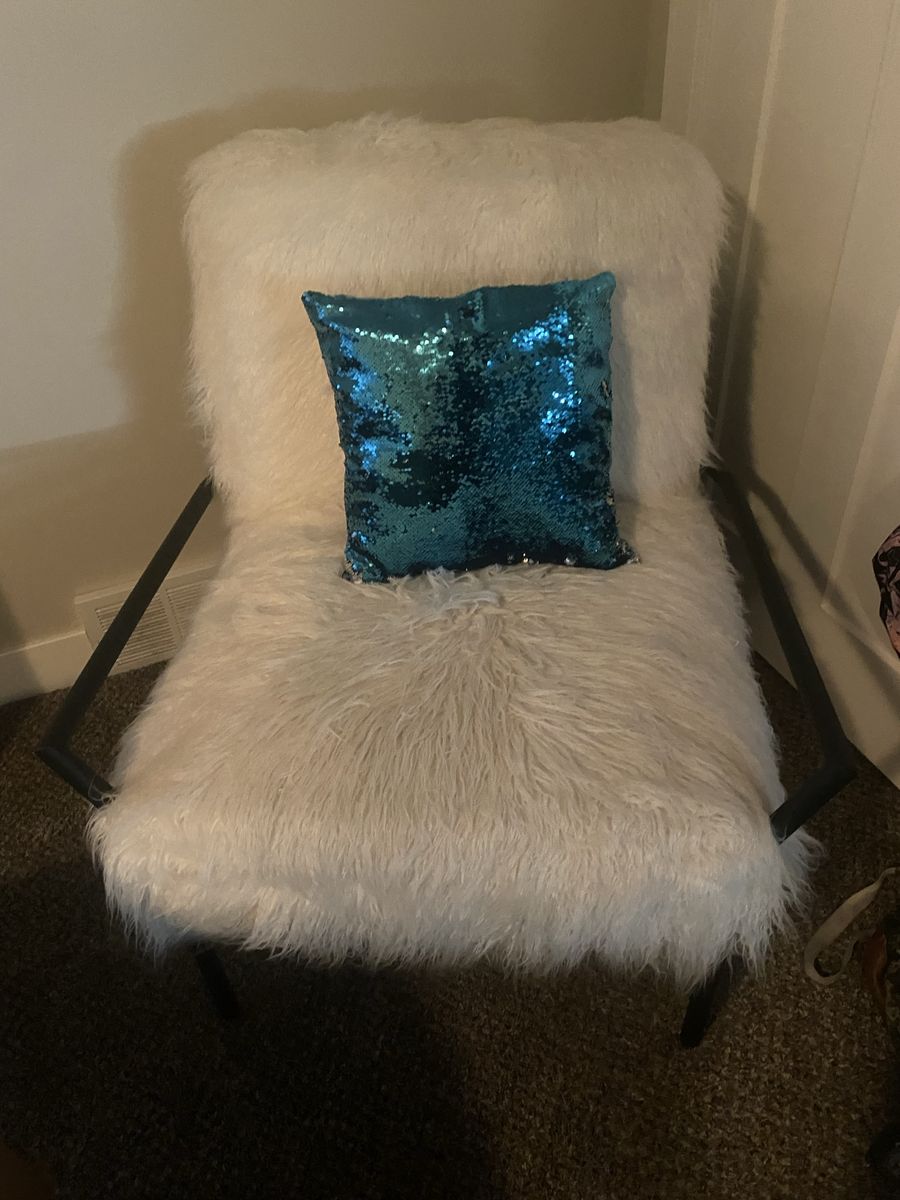 Modern Faux Fur Accent Chair – Like New